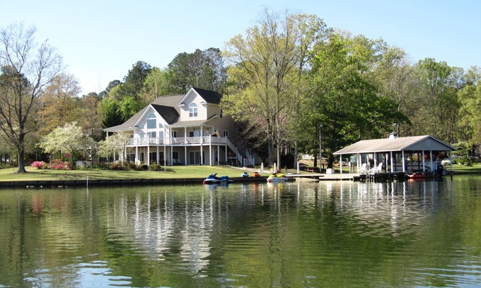 Henrico House | Spectacular 5 Bedroom Lake Gaston Home on Large Sheltered Cove