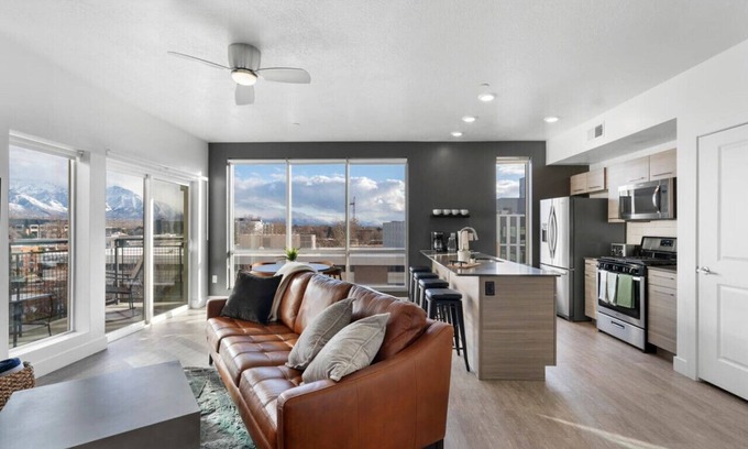 Downtown Salt Lake City Apartment | Spectacular Central City 2BD2BA