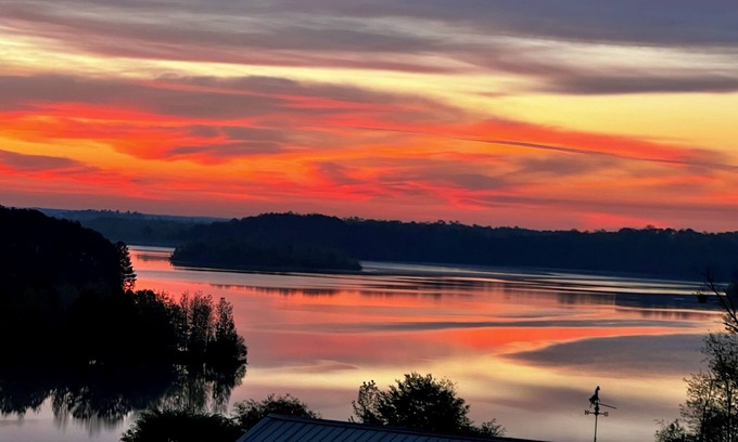 Jackson Bed & Breakfast | Spectacular lakefront working farmhouse , farm animals, kayaking, pool.