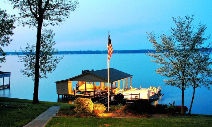 Littleton House | Spectacular - Main Lake Home - Huge Dock - Sleeps 18