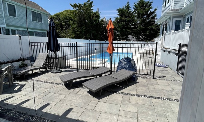 Atlantic Beach House | Spectacular modern house - just a few minutes from beach!