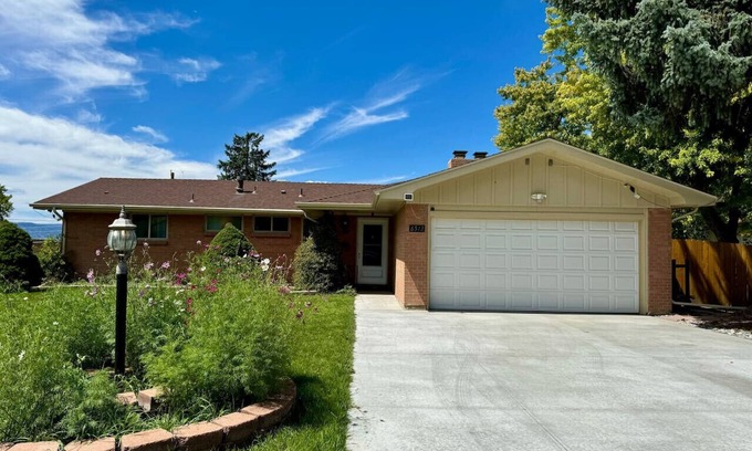 Littleton House | Spectacular Mountain View in South Denver!