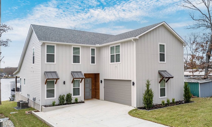 Enchanted Oaks House | Spectacular, New Waterfront Home. A Place to Escape and Enjoy Lake Life!