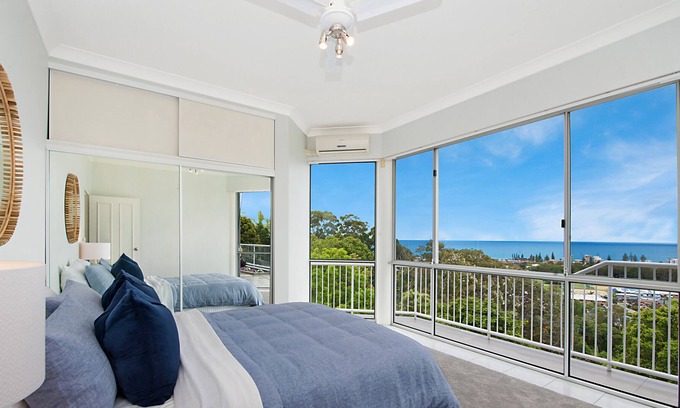 Tugun House | Spectacular Ocean Views - Modern 3 bedroom with Pool