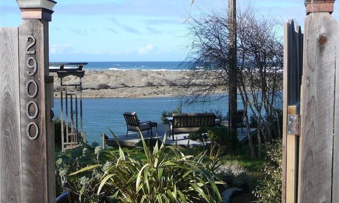 Fort Bragg Cottage | Spectacular Oceanfront with Ocean, River And Sand Dune Views!