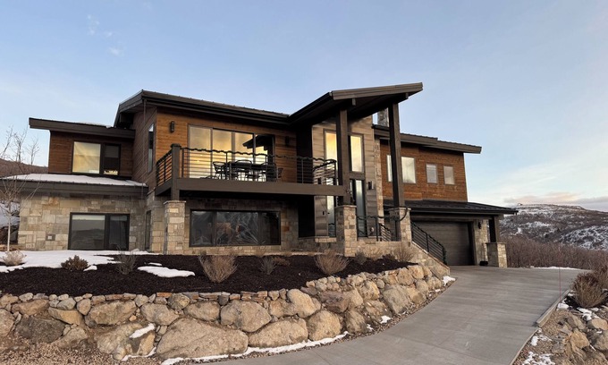 Hideout House | Spectacular Park City 4-bedroom home, with amazing Mountain and Lake views.