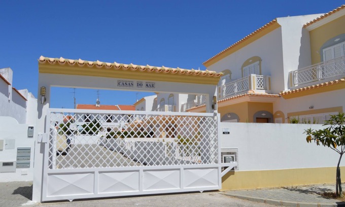 Manta Rota House | SPECTACULAR PRIVATE CONDO HOUSE 350 METERS FROM THE BEACH