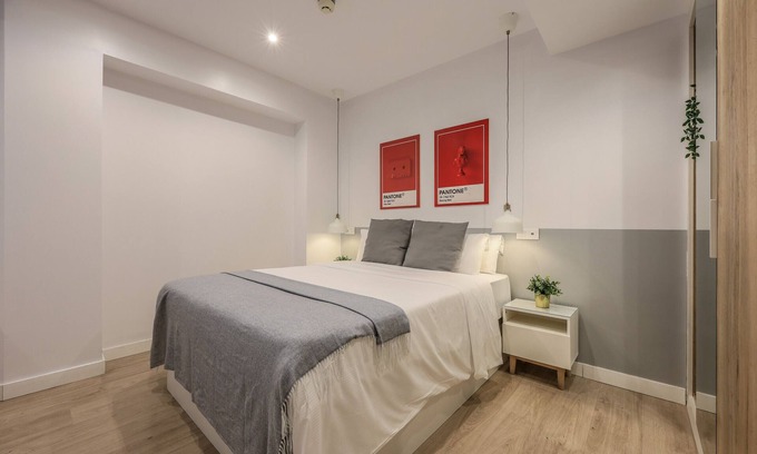 Gaztambide Bed & Breakfast | Spectacular quadruple room w/gym B113