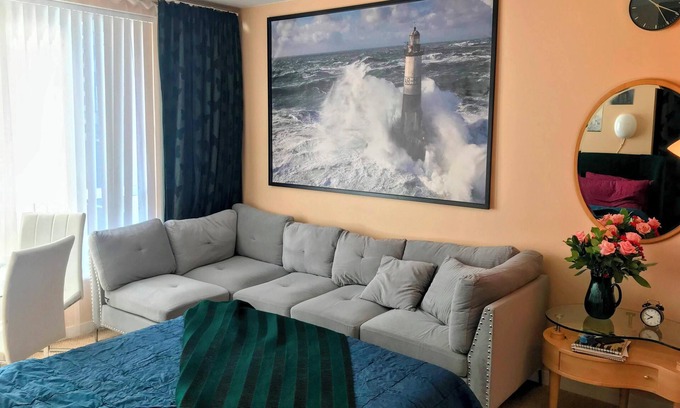 Grange Park Condo | Spectacular Room in the Heart of Toronto Downtown