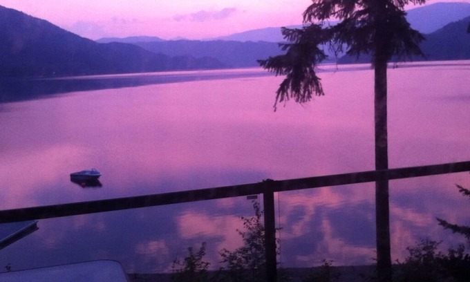Eagle Bay Cottage | Spectacular Shuswap Water Front Property