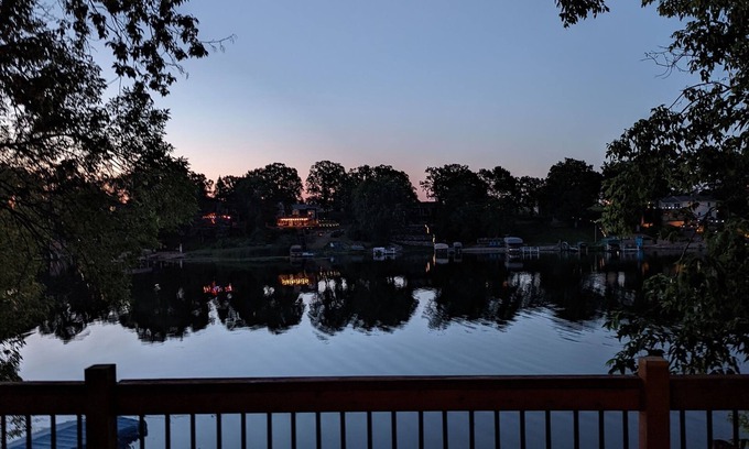 Annandale Cabin | Spectacular views-sleeps 10
