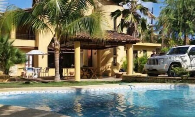 Tucacas House | SPECTACULAR VILLA DURAN IN EL RETIRO. TC-12