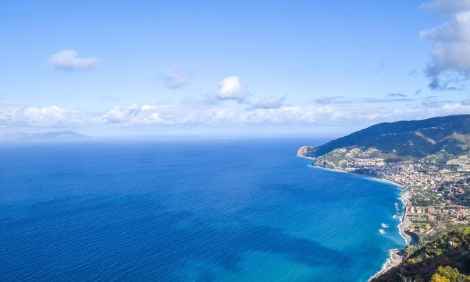 Piraino Apartment | Spend a relaxing vacation in this beautiful apartment with a fantastic view of the sea.