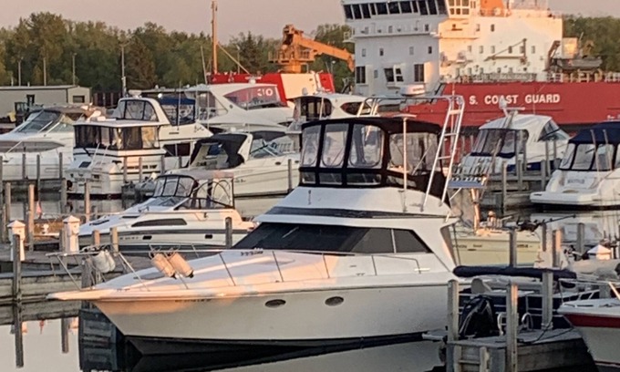 Algonac Boat Rental | Spend some time on the water on our 33 foot boat.