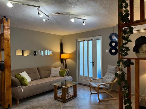 Skaljari House | Spin Inn