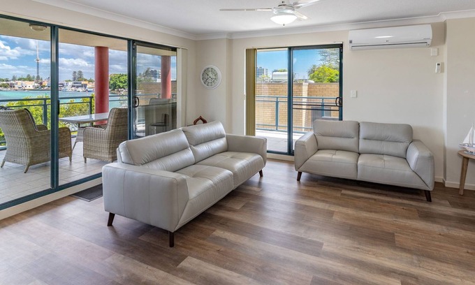 Forster Apartment | Spinnaker 101 on the Forster lakefront