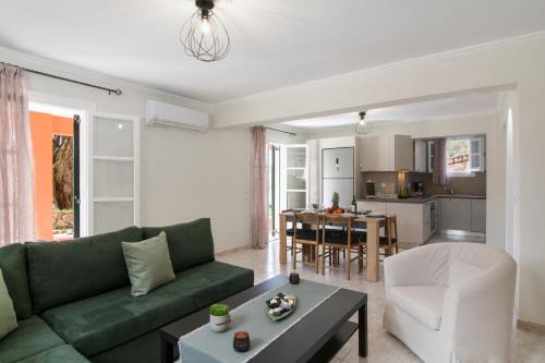 Doukades Apartment | Spiros Holidays House