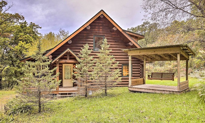 Lake City Cabin | Splendid Family Cabin w/Hot Tub & Grill!