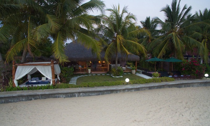 Nosy Be Villa | SPLENDID "VILLA SAKINA" beach front with jacuzzi