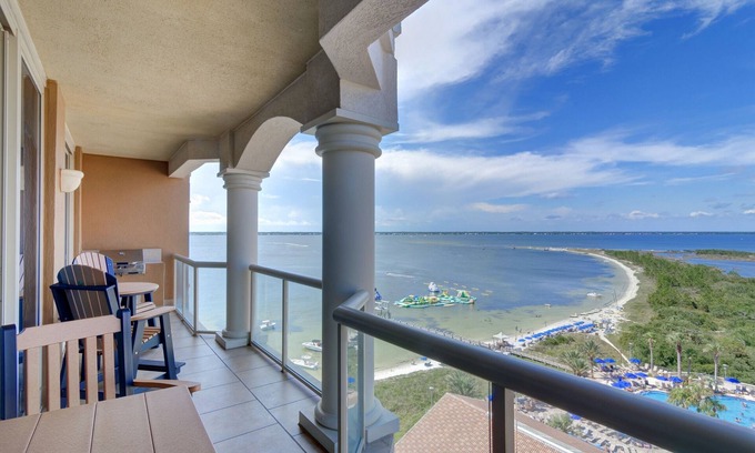 Pensacola Beach Condo | "Spoiled Rotten” 200+ 5 Star Reviews - 75" TV w/PS4 - Beach Chairs - Unit 4-1003