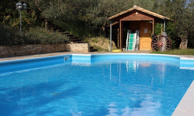 Gualdo Cattaneo Apartment | "Spoleto" appartement, in the Villa di Castello is situated in the middle of an olive garden.