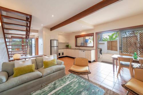 Angourie House | Spooky Beach Lodge - Oceanstays