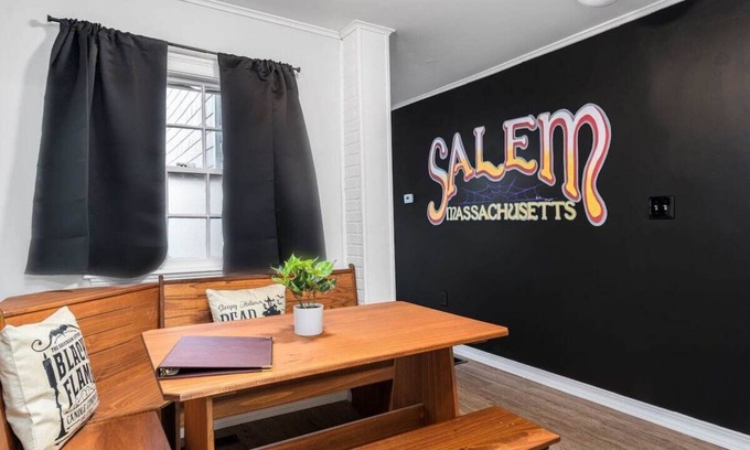 Salem House | *Spooky Halloween 2BR|Downtown+Parking|Hocus Pocus