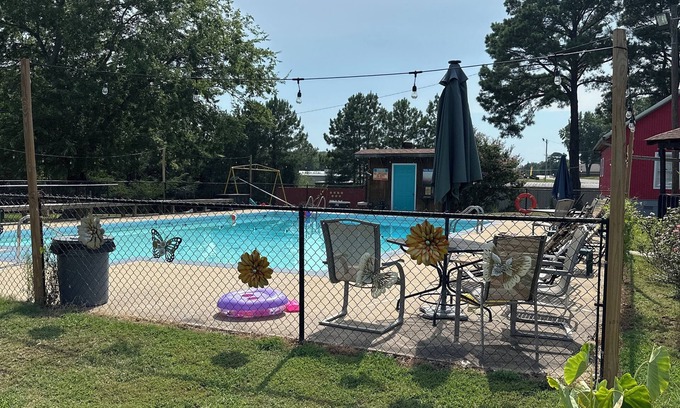 Higden Hotel | Sportsman's Lodge