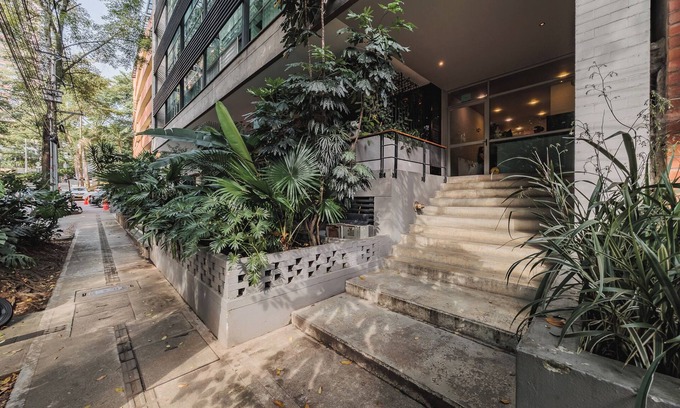 Las Lomas I Hotel | Spot Building