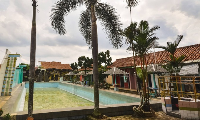 Banjar Hotel | SPOT ON 2488 Villa Tirta Melati Syariah