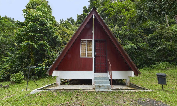 Selandar Hotel | SPOT ON 90612 Batu Lebah Eco Park