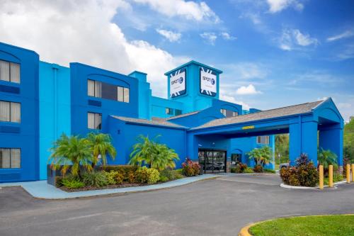 Wesley Chapel Hotel | SPOT X Hotel Tampa - Wesley Chapel by The Red Collection