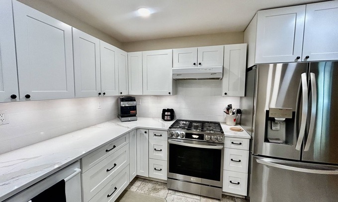 Wichita House | Sprawling ranch W/HUGE Yard, Patio, & W/D