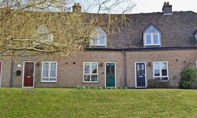 Whippingham House | Spring Cottage