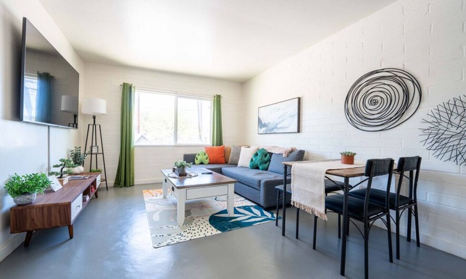 Rincon Heights Apartment | Spring Dream! 2BR Apt w/Parking in the Heart of DT!