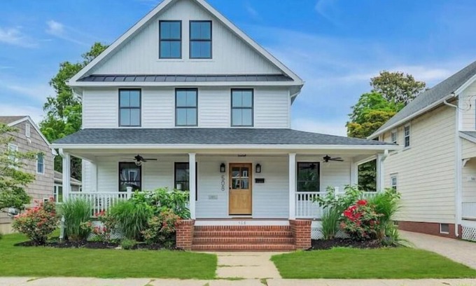 Spring Lake House | Spring Lake 4 bed/4 full bath