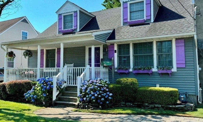 Spring Lake Heights House | Spring Lake Lilac House - Bike to beach, town, Spring Lake, Sea Girt