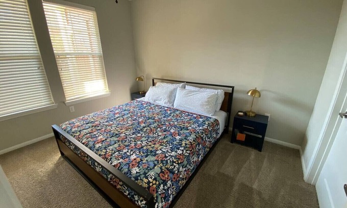 Spring Apartment | Spring Modern 1 BR King Long term fully equipped