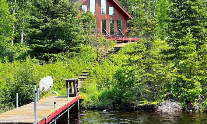 Ely Cabin | Spring Sale! Remote Cabin 9 Miles From Ely, Wildlife Galore, Starlink and Dock!