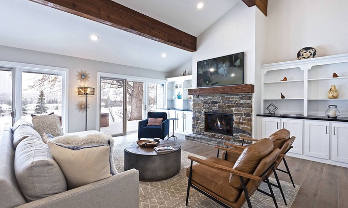 Park Meadows House | Spring Stay in Park City - Fairway Views Luxury Townhome +Hot Tub