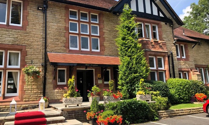Darwen Hotel | Springbank Manor