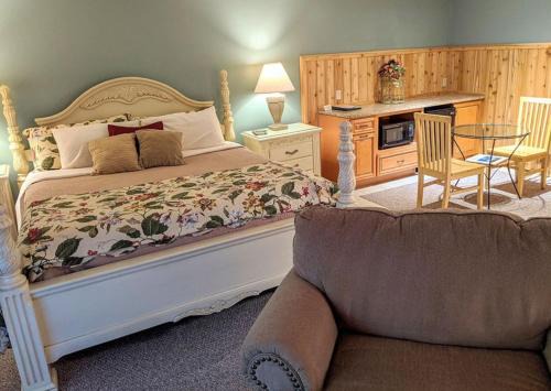 Prudenville House | Springbrook Inn- Springbrook