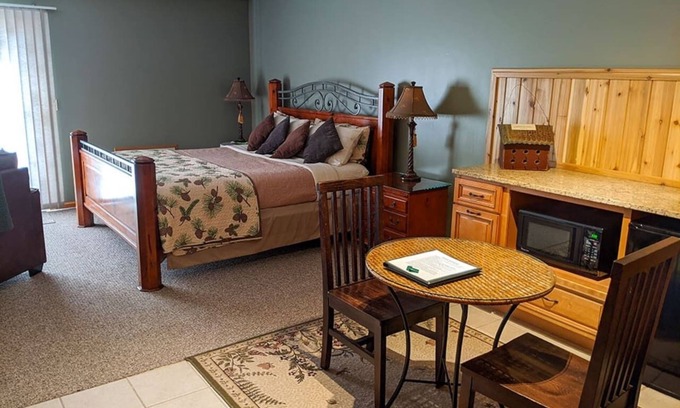 Prudenville Bed & Breakfast | Springbrook North Woods