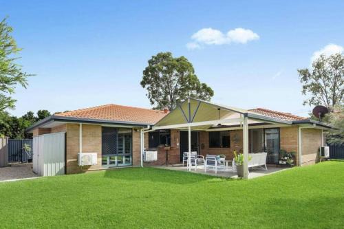 Springfield House | Springfield Breeze - Newly furnished home, Sunny Patio and BBQ