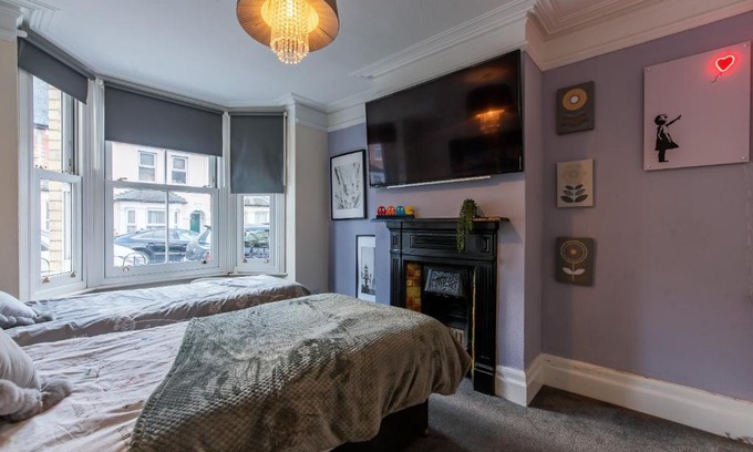 Reading House | Springfield Place - 3 Bed Cent Reading - Long term savings - Free Parking