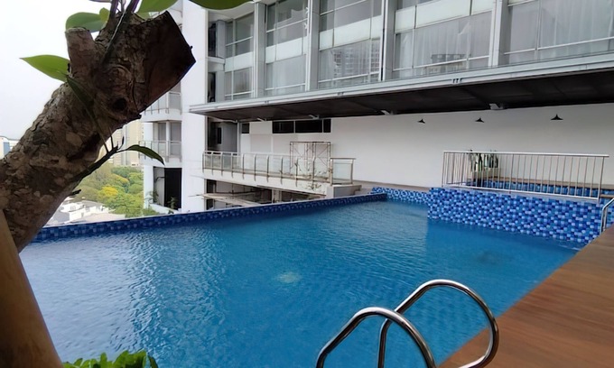 Old Jakarta Apartment | Springhill Royale Suites Sky Pool