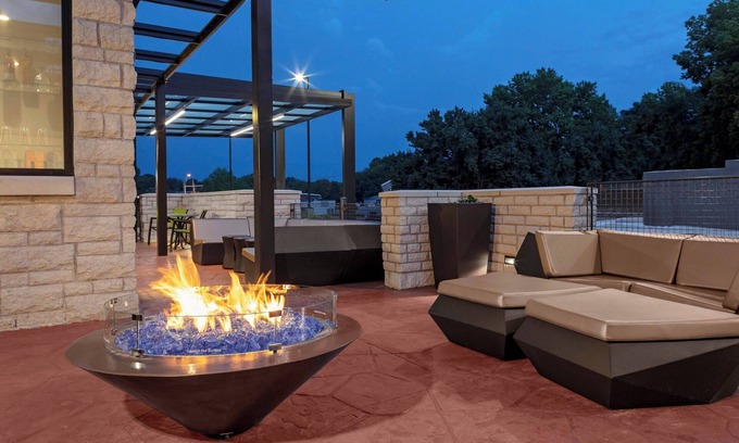 West Plaza Hotel | SpringHill Suites by Marriott Kansas City Plaza