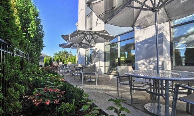 Southfield Hotel | SpringHill Suites Detroit Southfield