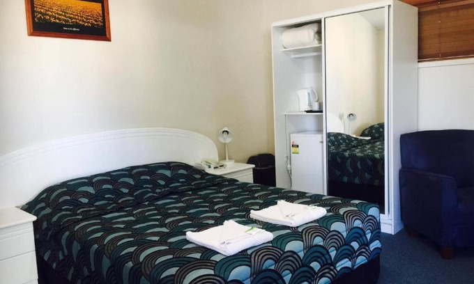 Springsure Hotel | Springsure Overlander Motel
