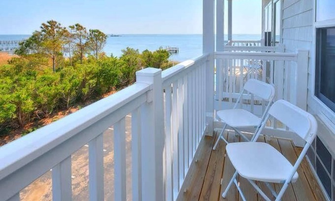 Southport Condo | Spt Riverview Rm 116 - Studio Efficiency, Water Views/Waterfront, Pool, Sleeps 4